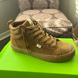 Cariuma Oca high shoes